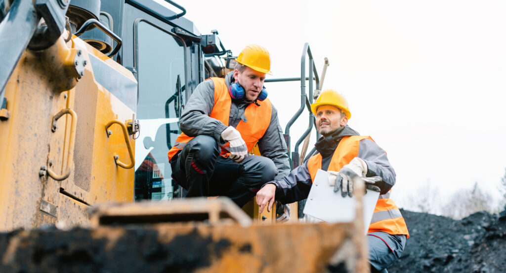 Como oferecer treinamento para a segurança de operadores de escavadeiras?