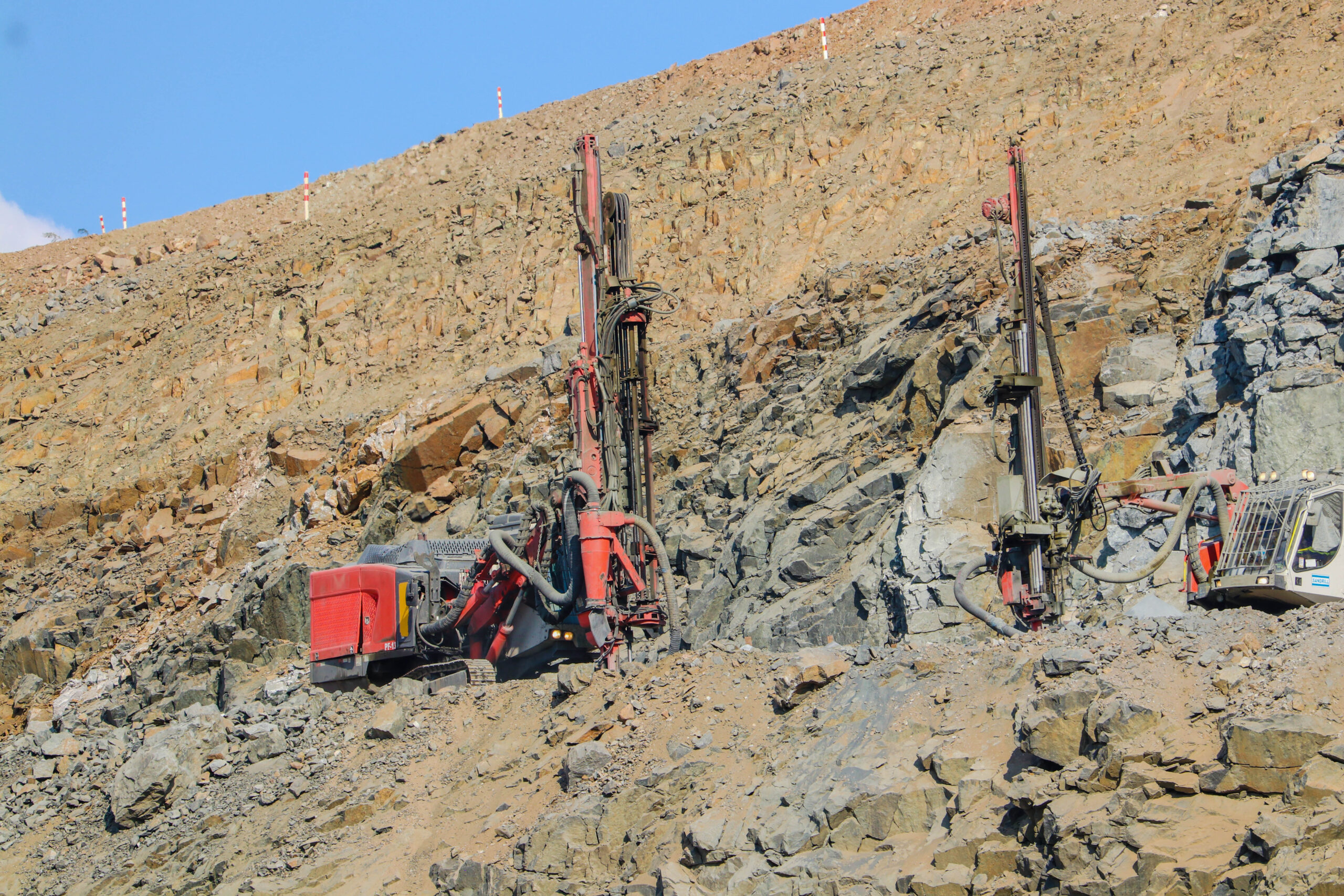 Perfuratriz - equipamento operando na mineração